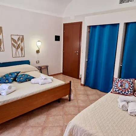 Dama Rooms-3