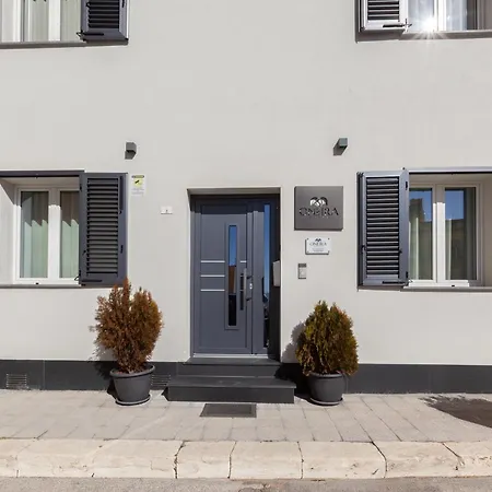 Oneira Rooms-2