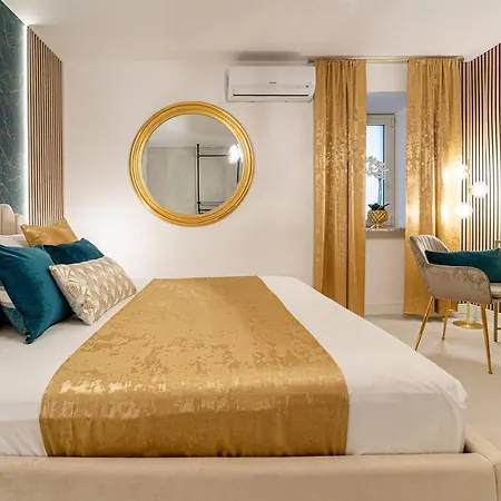Johnny'S Suites-3