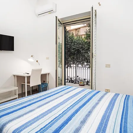 Garden House: Apartments And Rooms For Holidays-2