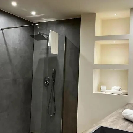 Motta Palace Apartments & Rooms-3