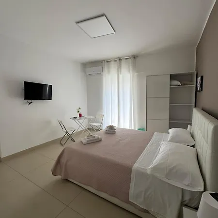 Four Rooms Naxos-3