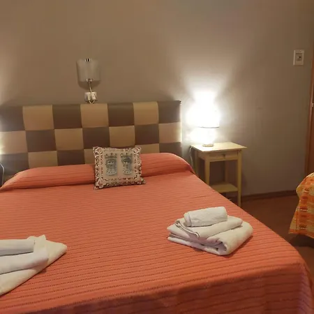 Bed & Breakfast Hostel H24-3