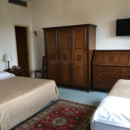 Hotel Mediterranee-2