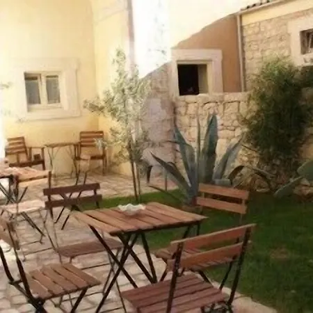 Palazzo Gambuzza-3