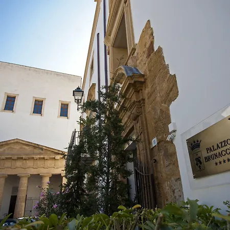 Palazzo Brunaccini Boutique Hotel-3