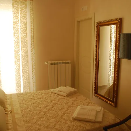 Daphnae House-3