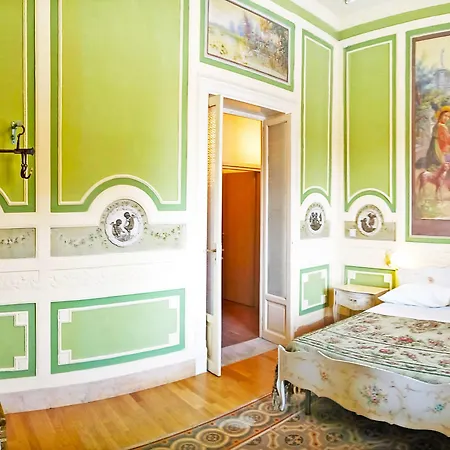 Hollywood Inn Palermo-2