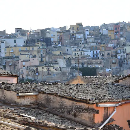 La Corte Di Ibla-3