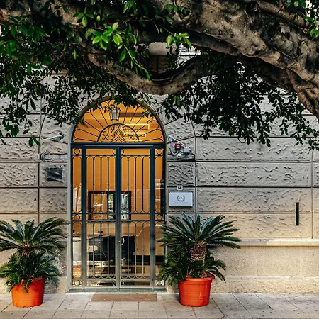 Giulio Cesare 14, Residence-2