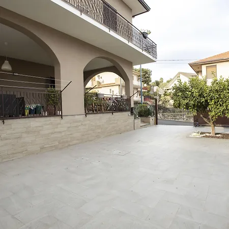 B&B Lavika Pedara-3