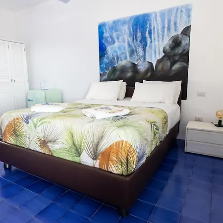 Art B&B-3