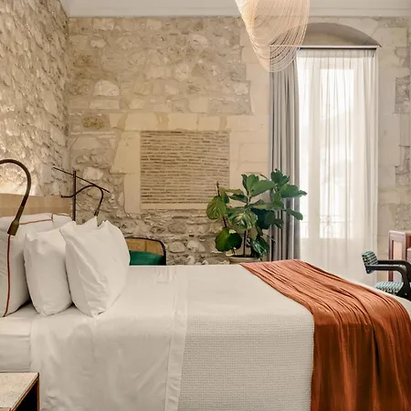 Cool Dreams Luxury Rooms-3