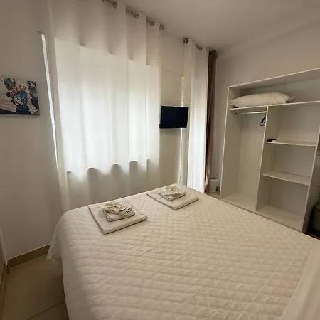 Four Rooms Naxos-2