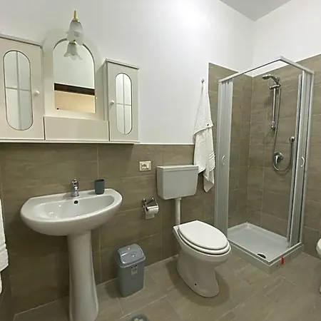 B&B Gloria-2
