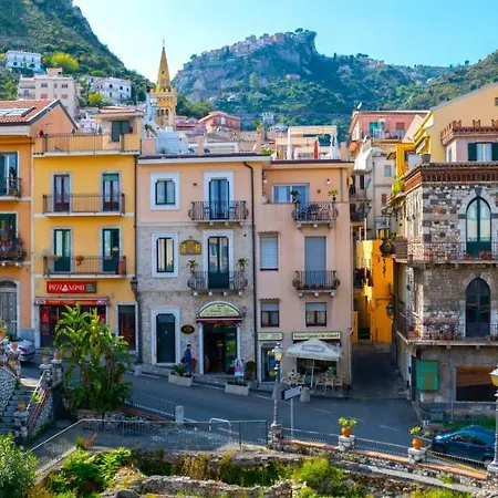 Taormina Bedda Rooms-2