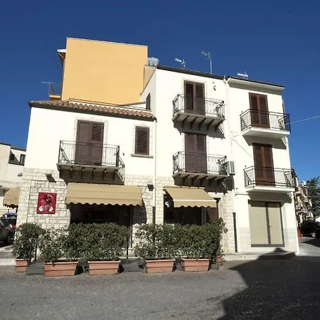 La Tana Del Lupo-2