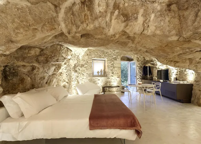 Luxury Hotels in Ragusa near Chiesa del Sacro Cuore di Gesu