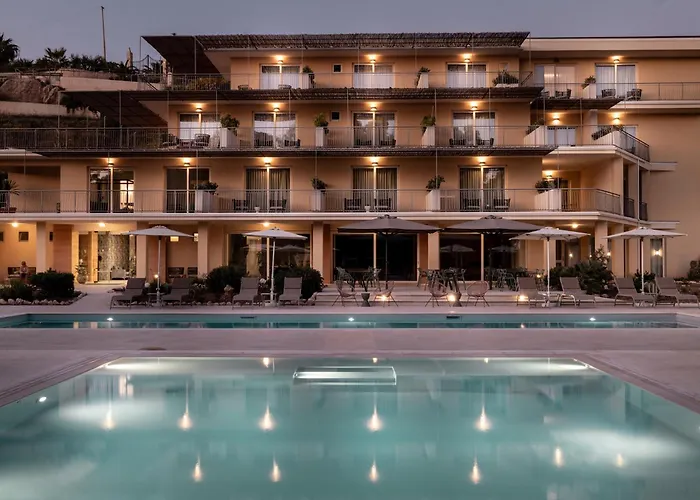 Luna Minoica Suites And Apartments