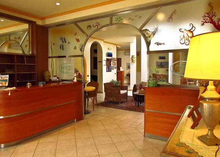 Hotel Il Faro Della Guitgia Tommasino