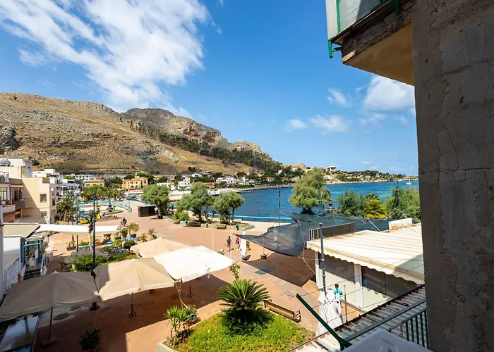 La Piazzetta a Mare Holiday House Sferracavallo