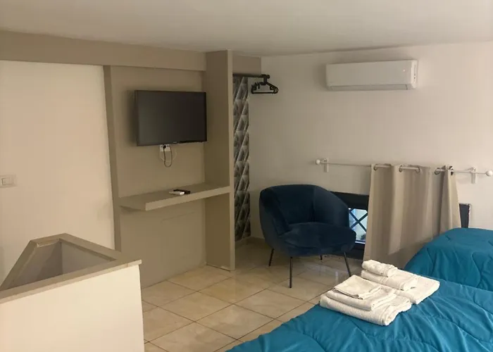 Cbh Sicitaly Group Bed & Breakfast Aci Castello