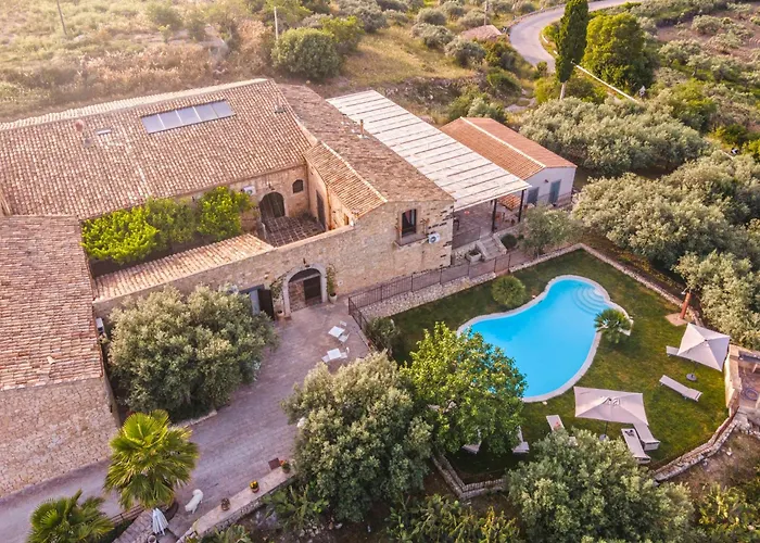 Masseria Fortificata Lo Zafferaneto