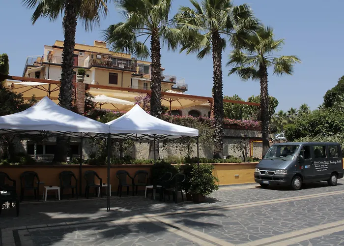 Hotel Caesar Palace Giardini-Naxos