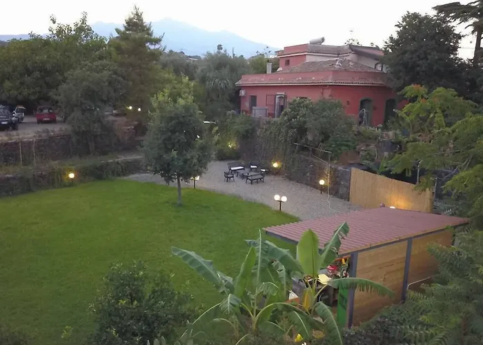 B&B Villa Lidia With Parking And Jacuzzi Acireale