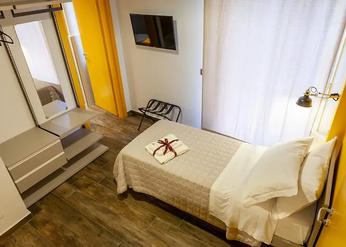 Five Rooms Brolo