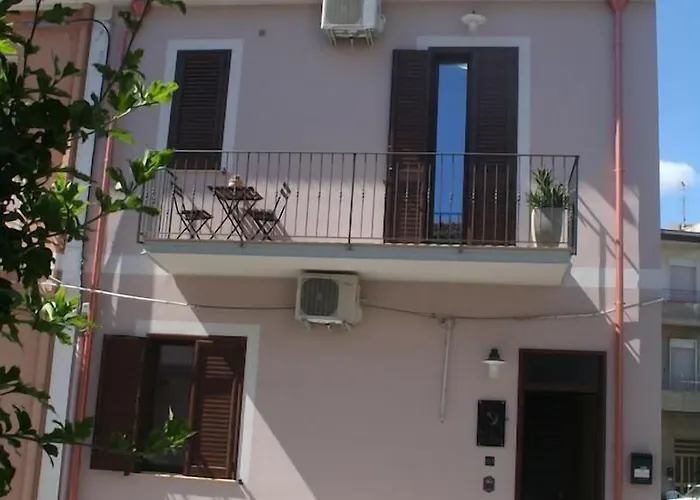 Casa Levante Oliveri