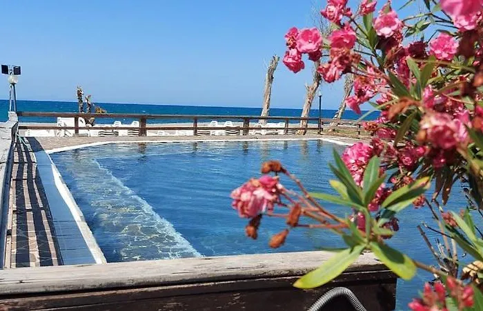 Patti Beach Resort Mongiove
