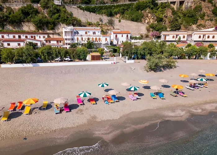Testa di Monaco - Basic Beach Accommodations