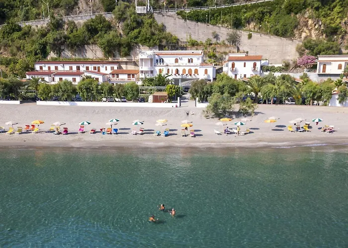 Testa di Monaco - Basic Beach Accommodations