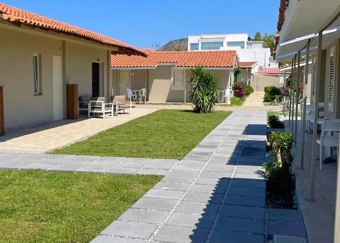 Patti Beach Resort Mongiove
