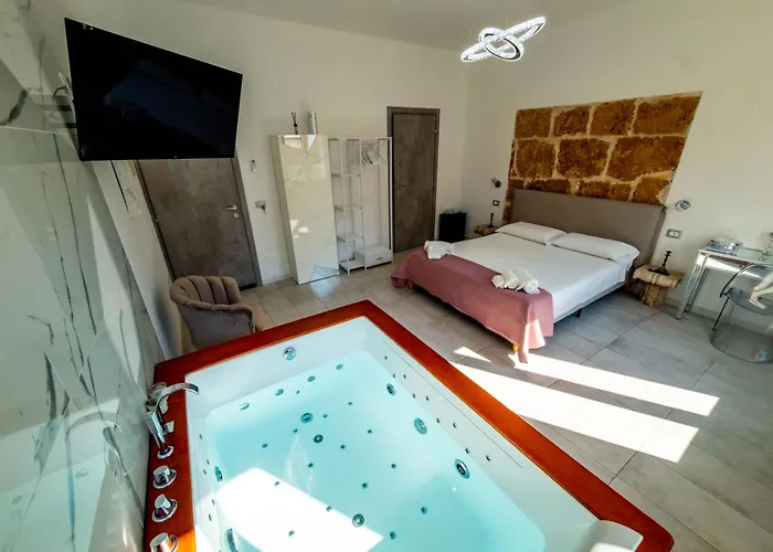 Yllen Rooms Avola