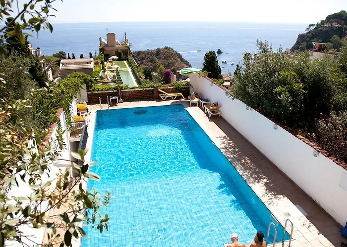 Taormina hotels near Port of Giardini Naxos