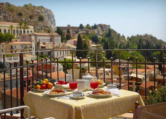 Taormina hotels near Grotta Azzurra