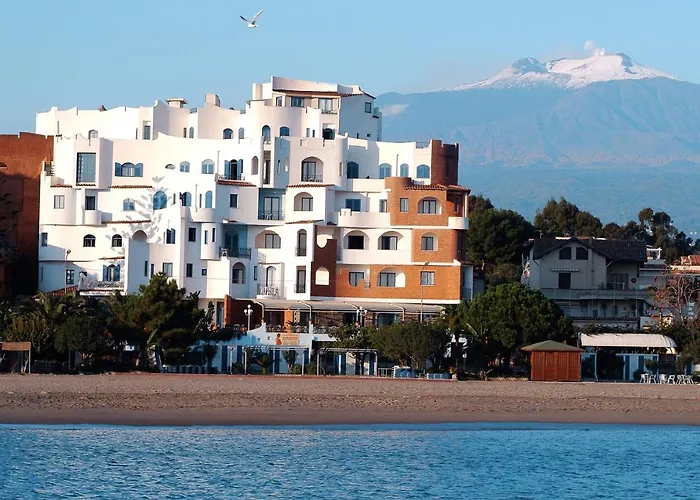 Giardini Naxos hotels near Porta di Catania