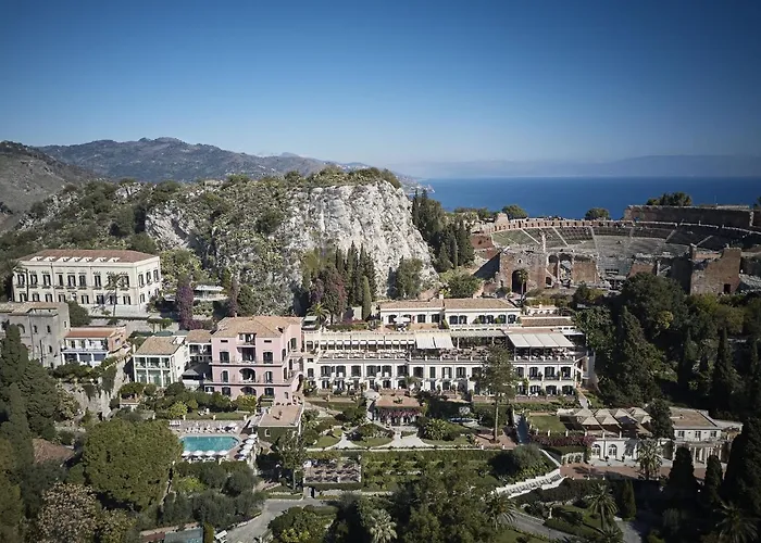 Taormina hotels near Castillo de Castelmola