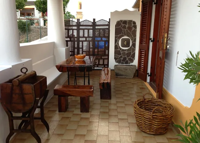 B&B Da Luca Panarea