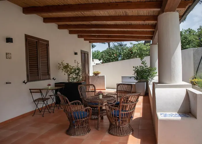 Maria Tindara "La Locanda" Vulcano 